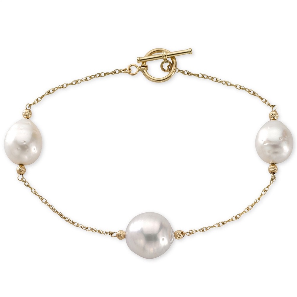 NOT FOR SALE Classic freshwater pearl bracelet